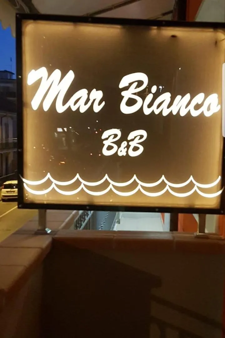 מרינה די קררה Marbianco B&B לינה וארוחת בוקר