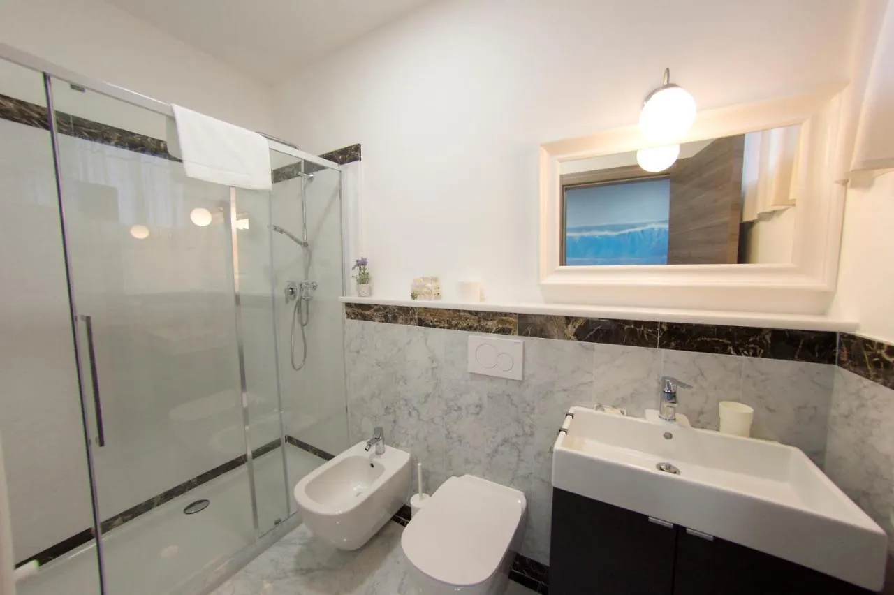 מרינה די קררה Marbianco B&B 0*, מרינה די קררה