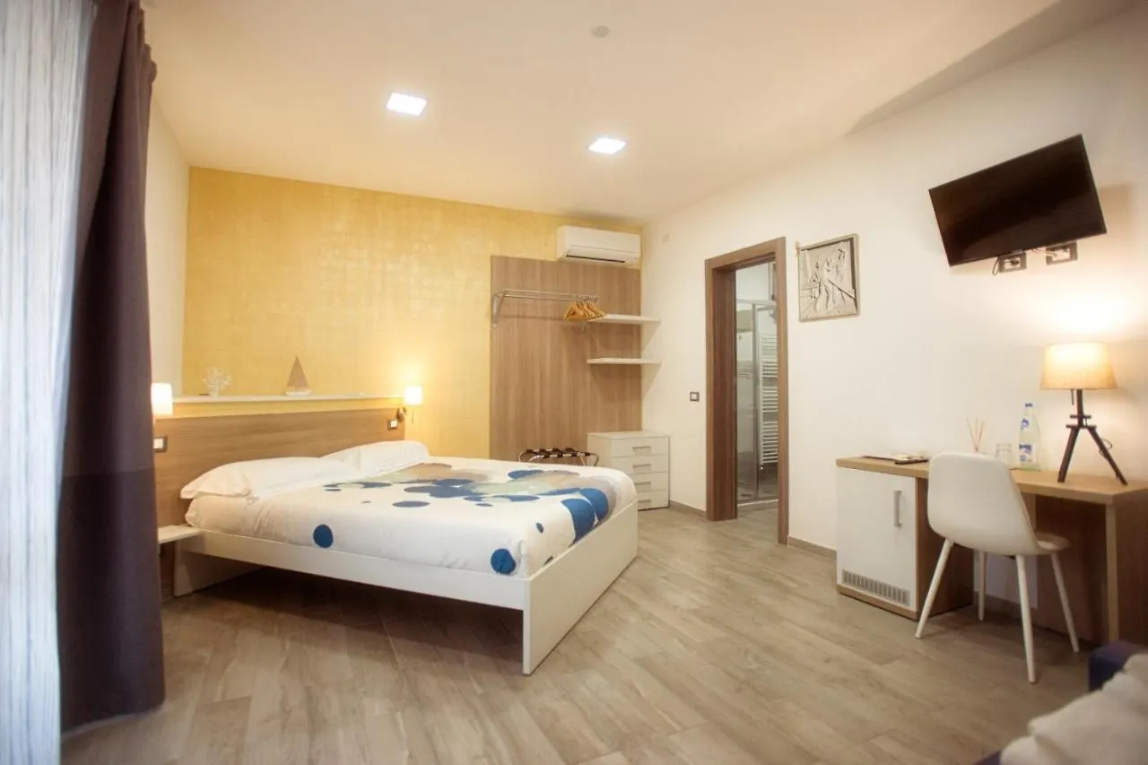 מרינה די קררה Marbianco B&B 0*, מרינה די קררה איטליה